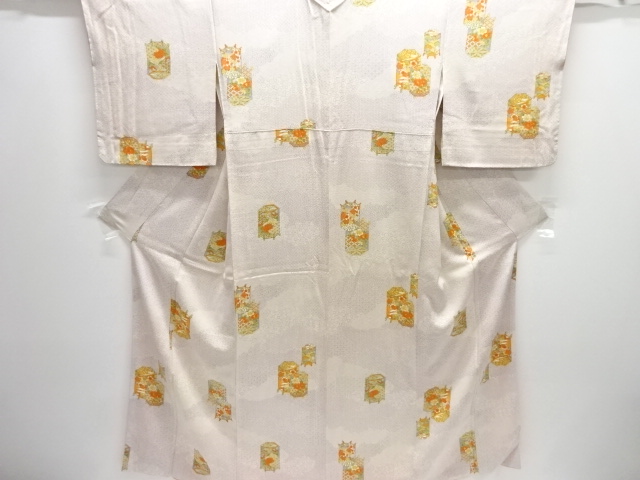 貝桶に草花模様小紋着物